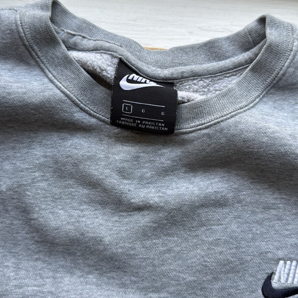 Nike Crewneck - Picture 2 of 3